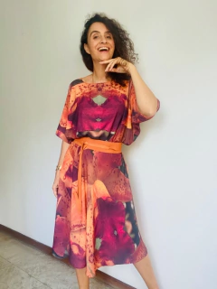Vestido Morcego Saia Evasê Crepe Orquídea Laranja