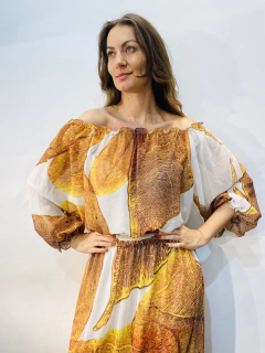 Camiseta Bufante Chiffon Folhas Douradas