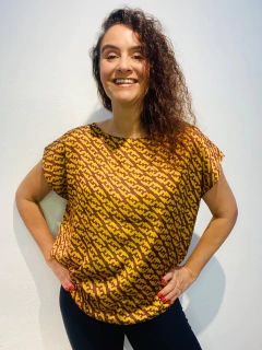 Camiseta Kaftan Cetim Love Top na internet