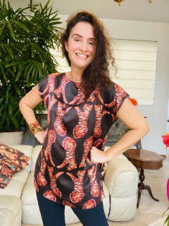 Camiseta Kaftan Cetim Leopardo Preto - ALESSA