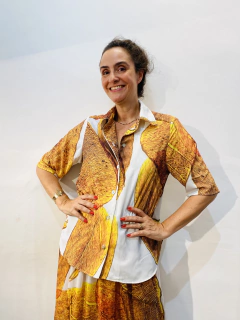 Camiseta Social Crepe Folhas Douradas - comprar online