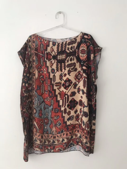 Camiseta Kaftan Cetim Tapete Bege