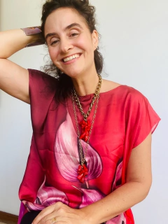 Camiseta Kaftan Cetim Antúrio Vermelho na internet