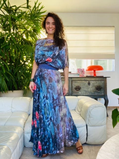Vestido Morcego Plissado Longo Crepe Monet Azul