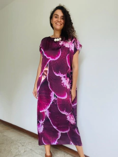 Vestido Kaftan Midi Cetim Orquidea Vinho na internet