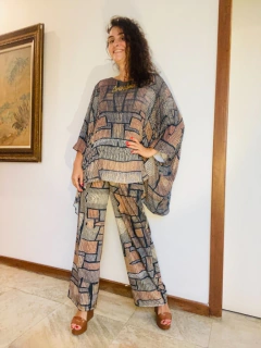 Camiseta Plissada Crepe Paul Klee Cinza na internet