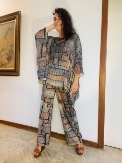 Camiseta Plissada Crepe Paul Klee Cinza - loja online