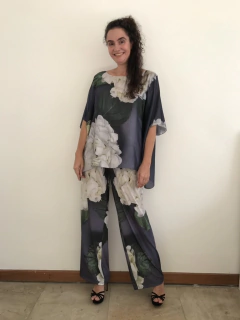 Camiseta Maxi Morcego Cetim Hortênsia Cinza on internet