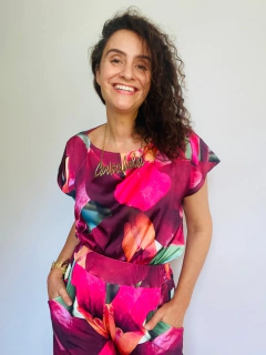 Camiseta Kaftan Cetim Orquídea Vermelho