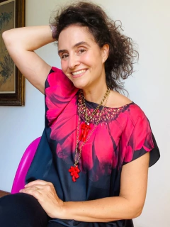 Camiseta Kaftan Cetim Gérbera Preta na internet