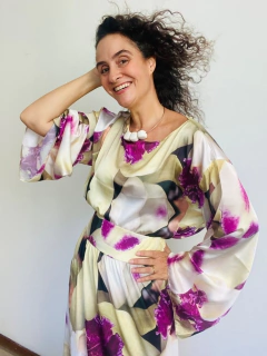 Blusa Sino Cetim Orquidea Branco