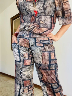 Blusa Cigana Chiffon Paul Klee Cinza - comprar online