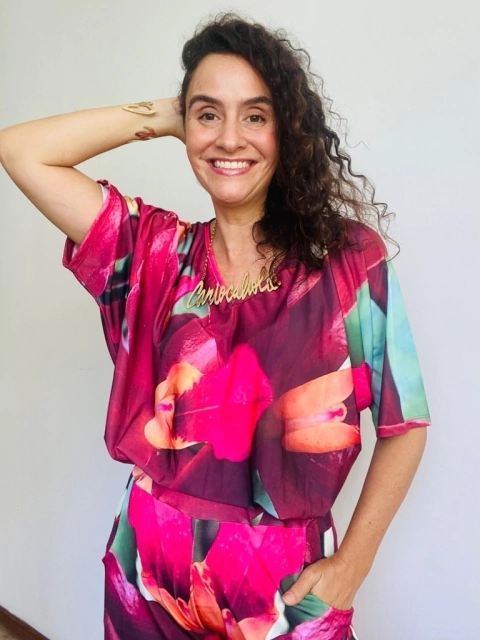 Camiseta Morcego V Jersey Orquídea Vermelho