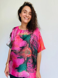 Camiseta Morcego Porta Bandeira - ALESSA