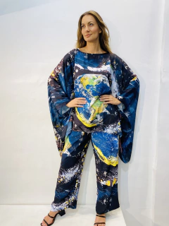 Camiseta Maxi Cetim Mundo na internet