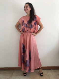 Saia Longa Evasê Cetim Antúrio Rosa - comprar online