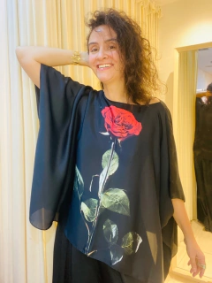 Camiseta Maxi Morcego Cetim Rosa Preto