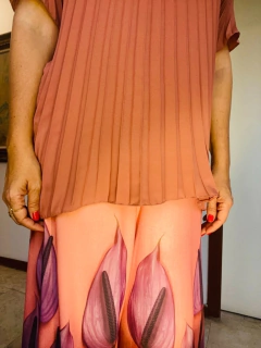 Camiseta Plissada Crepe Rosê on internet