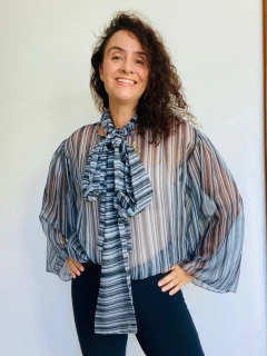 Blusa Gola Laço Chiffon Listras PB - comprar online