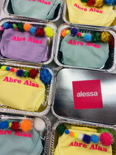 Calcinha Abre Alas on internet