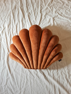 Almohadón Caracola Canela - comprar online