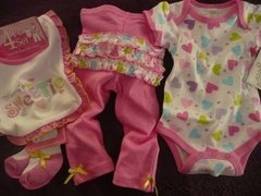 Set 4p Importado Body con corazones Pantalon Babero Y Medias con volados