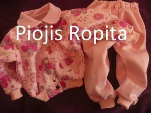 Set Frisado de Campera con corazón Bordado y pantalón