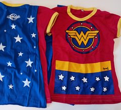Remera Disfraz Mujer Maravilla Wonder Woman manga corta con capa
