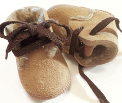 botitas de gamuza beige con corderito peluche adentro unisex en internet