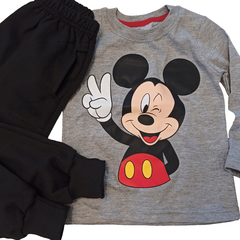 Set conjunto mickey mouse tipo disney remera gris y pantalon pijama unisex