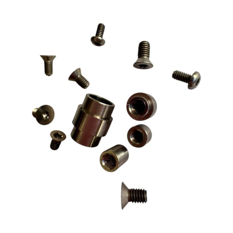 Conjunto Completo de Parafusos Tipo 2 em Titânio para Canivete