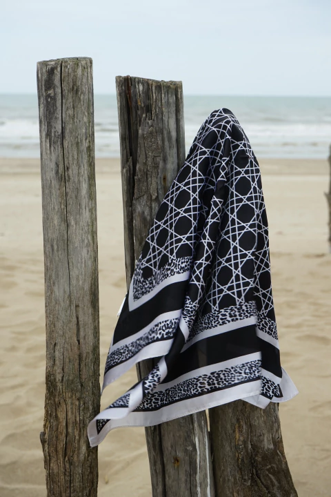 Pañuelo Chiara Negro - comprar online