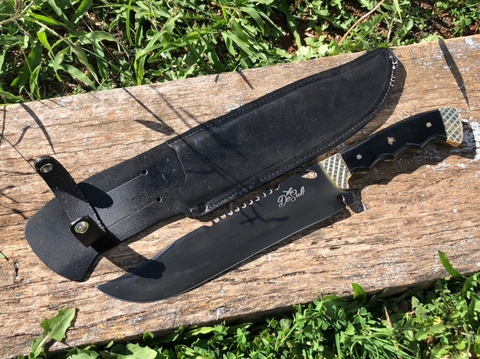 FACA BOWIE FOSFATIZADA COM CABO DE CHIFRE
