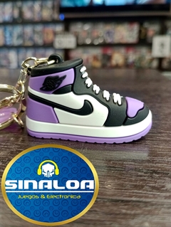 Llavero Nike - zapatilla violeta