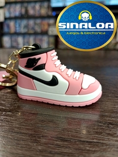 Llavero Nike - zapatilla rosa