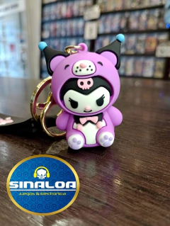 Llavero Hello Kitty mala Kuromi (disfraz de osito violeta)