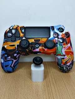 Funda joystick ps4 c/ sticks (blanca diseño grafity)