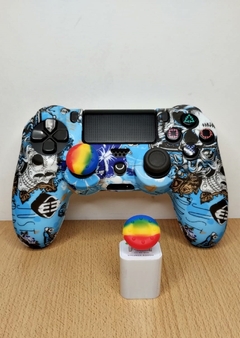 Funda joystick ps4 c/ sticks + skin luz (blanca diseño patines y calaveras - celeste) en internet