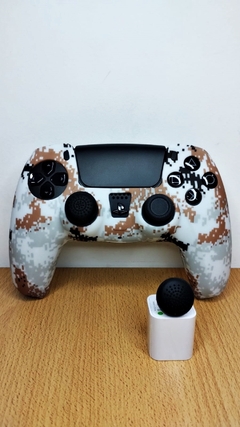 Funda joystick ps5 con sticks (blanca diseño pixelada marron y gris)