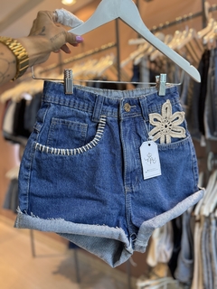 SHORT JEANS FLOR CROCHÊ PREMIUM - comprar online