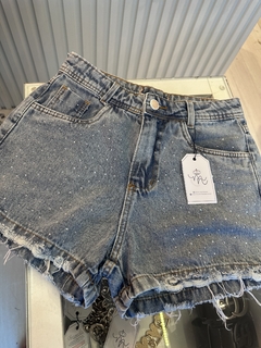 short abanhado c pontos de strass