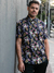camisa floral azul escuro