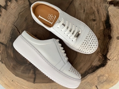 BOSTON BLANCO TACHAS - Laura First