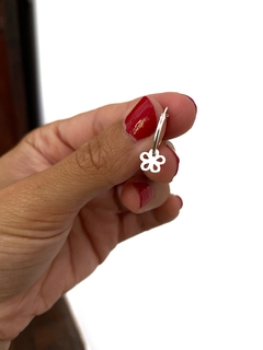 Argolla flor 14mm - P925 - comprar online