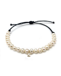 Pulseira pérola com letra S - comprar online