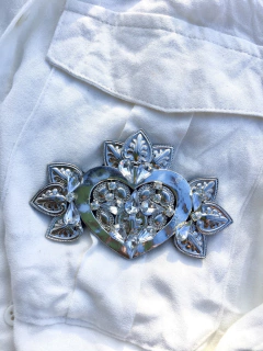 Prendedor Corazón Sagrado - comprar online