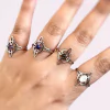 Anillo de Acero Nudo de Bruja con Piedra