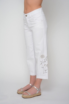 Crop baggy TULIPAN bordado blanco (J5951) en internet