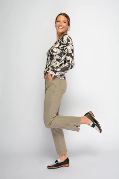 Recto clásico RIN con tajo y tachas militar (J5703) - comprar online