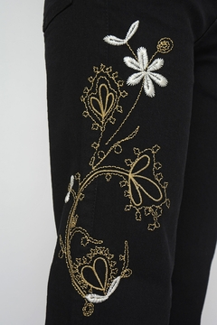 Mini oxford CHRIS bordado flores negro (J6109) - Moravia Jeans
